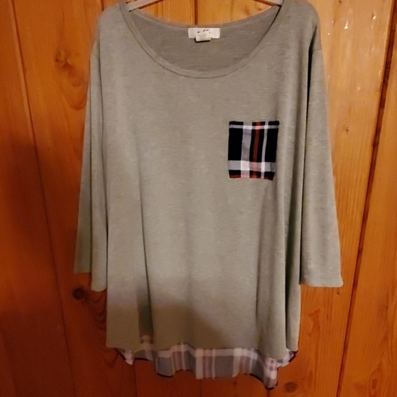 Moa Moa Tops - Used cute tshirt